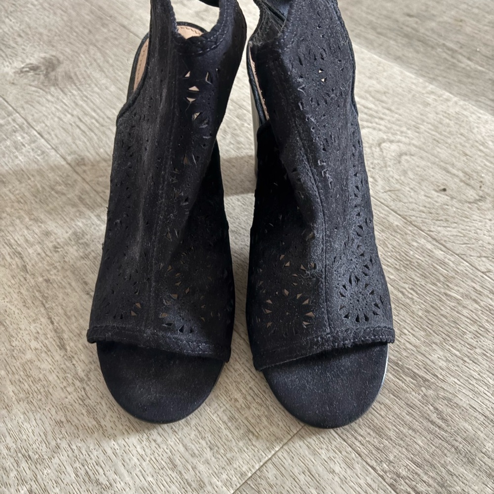 LC Lauren Condrad Black Open-Toe Mules